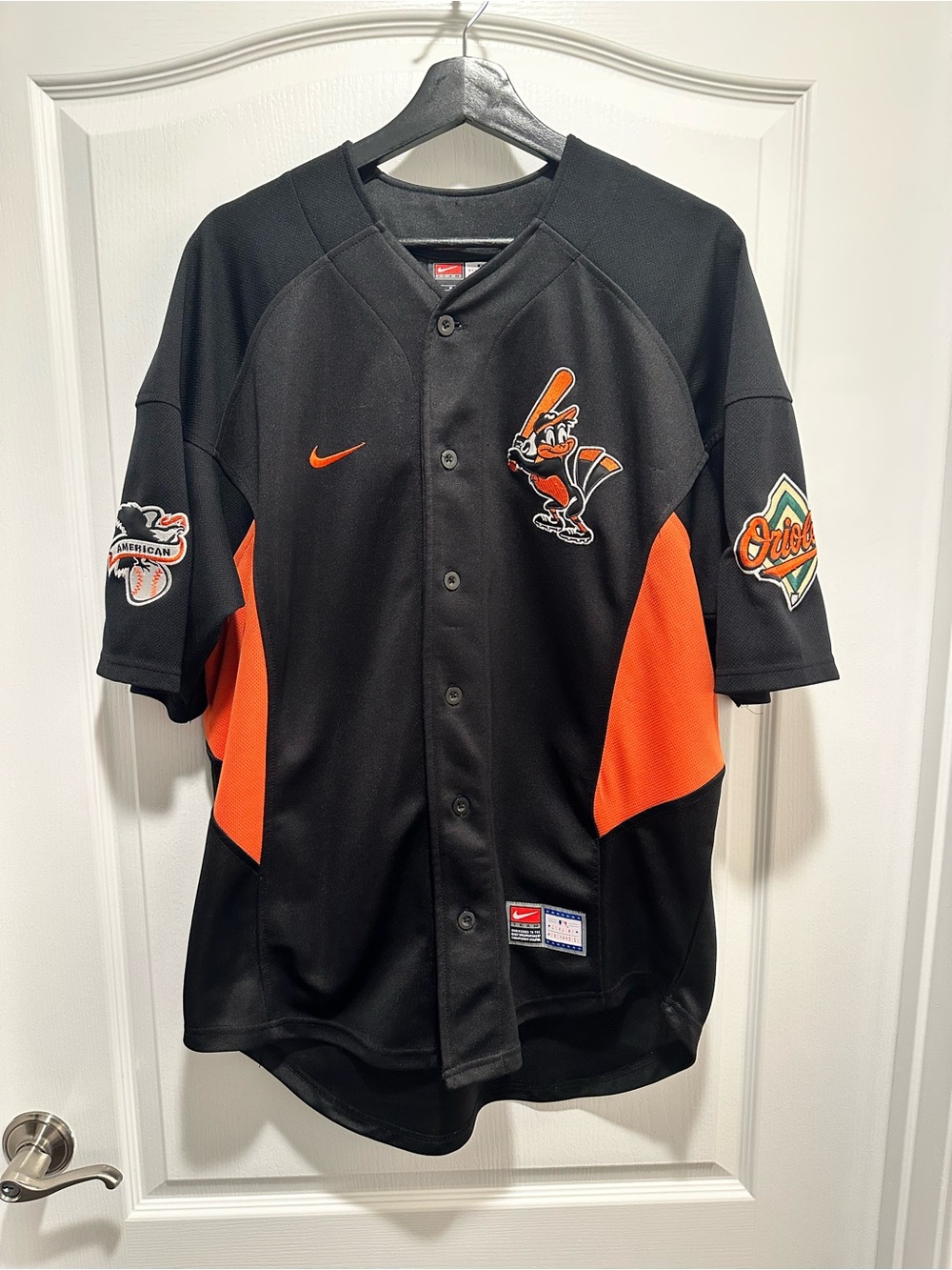 Baltimore Orioles Men’s MLB Vintage NIKE Black& Orange Logo Jersey, Size Medium